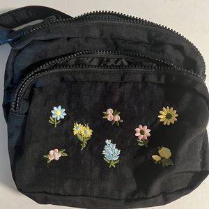 Baggu Black Ditsy Floral Embroidered Fanny Pack